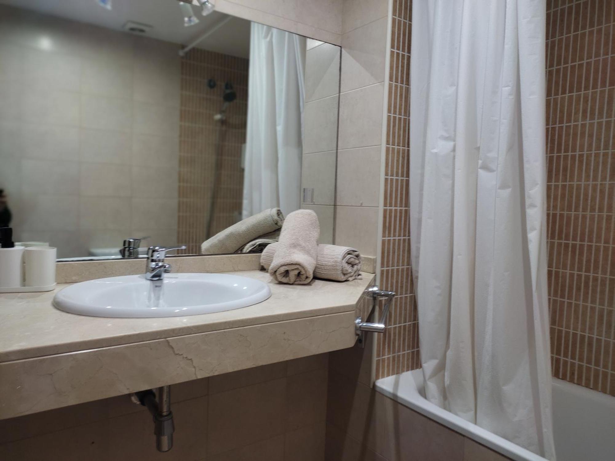 Ap4Us B1 - Apartment For Us - Sightseeing & Beach Near To Barcelona Badalona Exterior photo